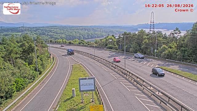J8a Britannia Bridge (Island) Eastbound